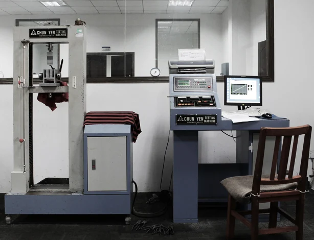 Testador de carga para alicates de alta alavancagem. Verificação da durabilidade para encomendas OEM/ODM.