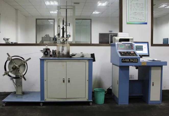 Teste de vida útil de corte de alicates de alta alavancagem. Garantindo durabilidade para aplicações OEM/ODM.