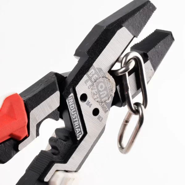 Heavy duty linesman pliers cutting iron chain